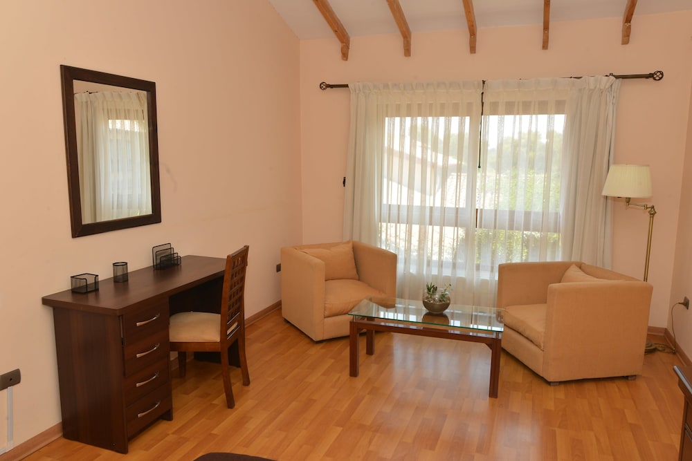 Howard Johnson by Wyndham Rinconada De Los Andes 20/30