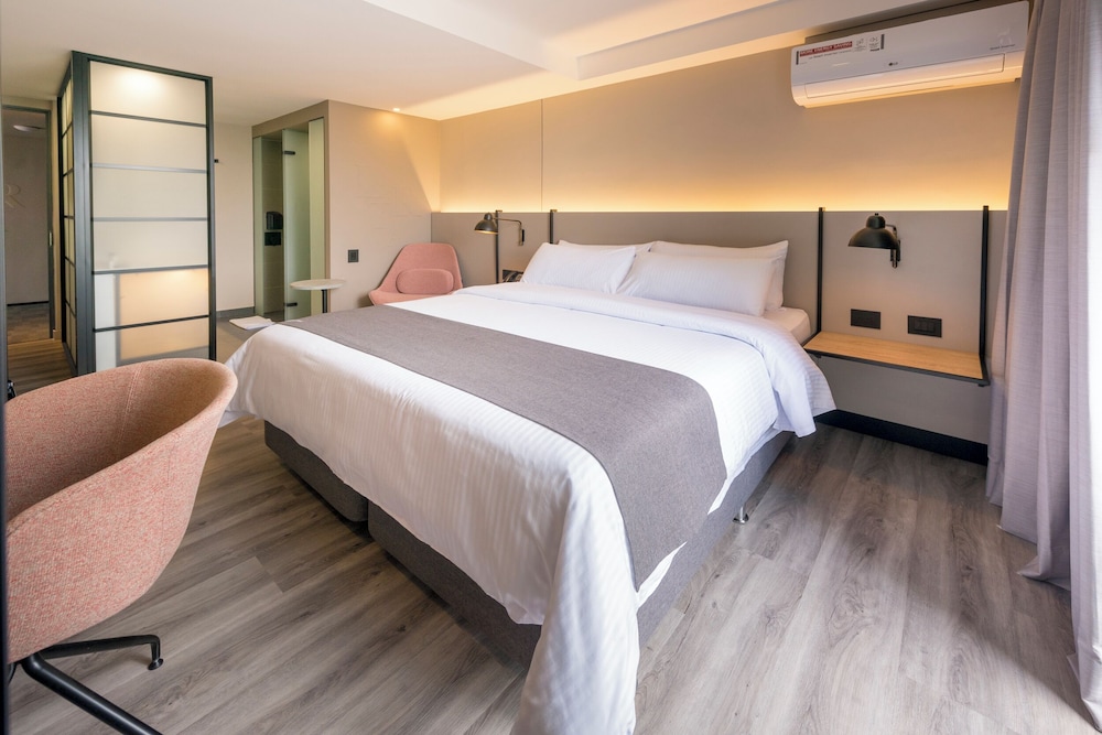 LETTERA HOTEL 17/50