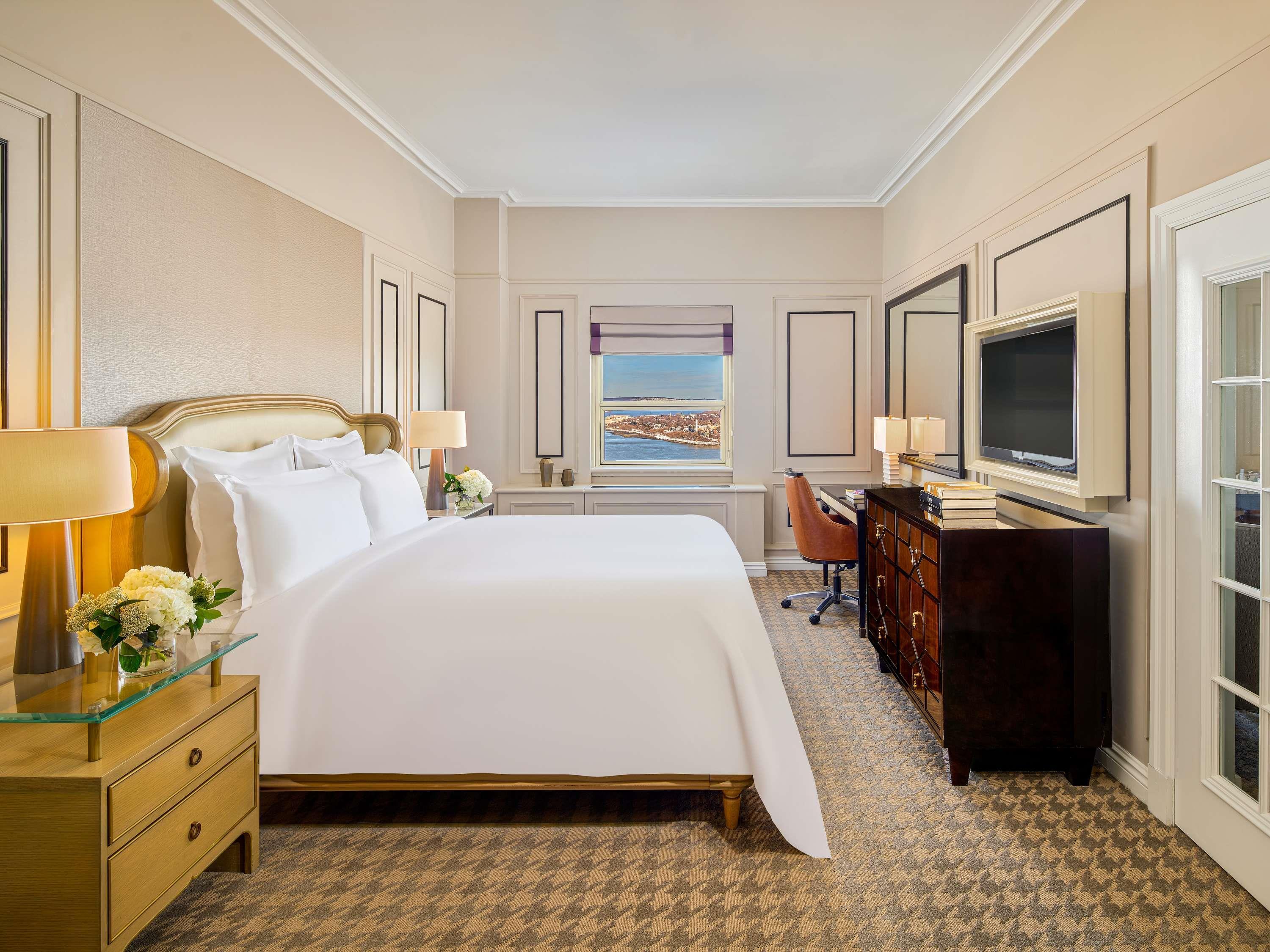 Fairmont Gold, Suite