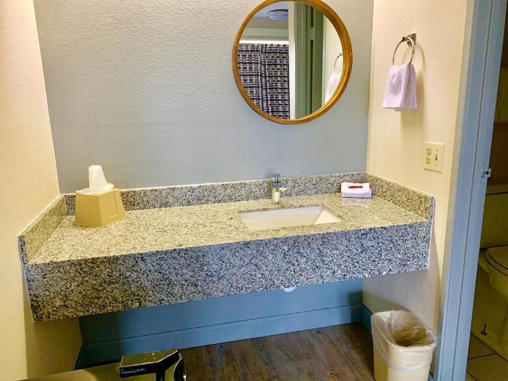 Dallas Love Field Inn 42/44