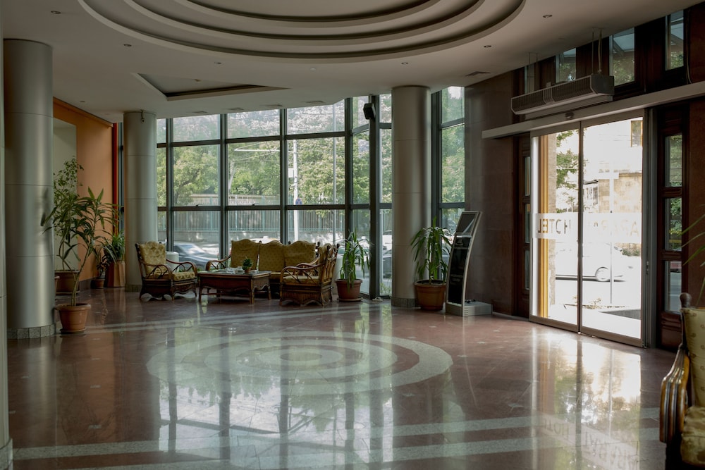 Ararat Hotel 27/50