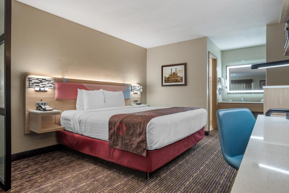 غرفة قياسية كبيرة بسرير كينج مع أريكة، Best Western Vicksburg 3/4