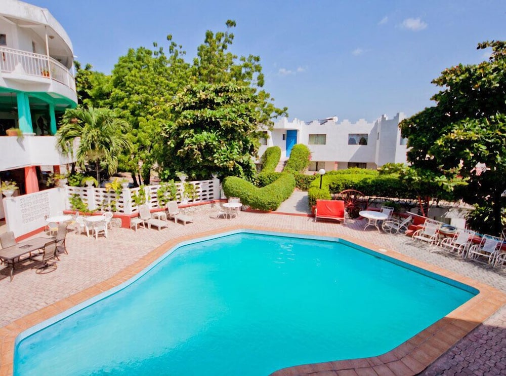 Habitation Hatt Hotel 33/36