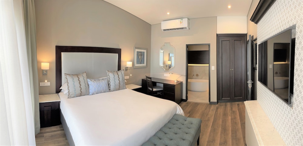 Premier Hotel Cape Town 9/82