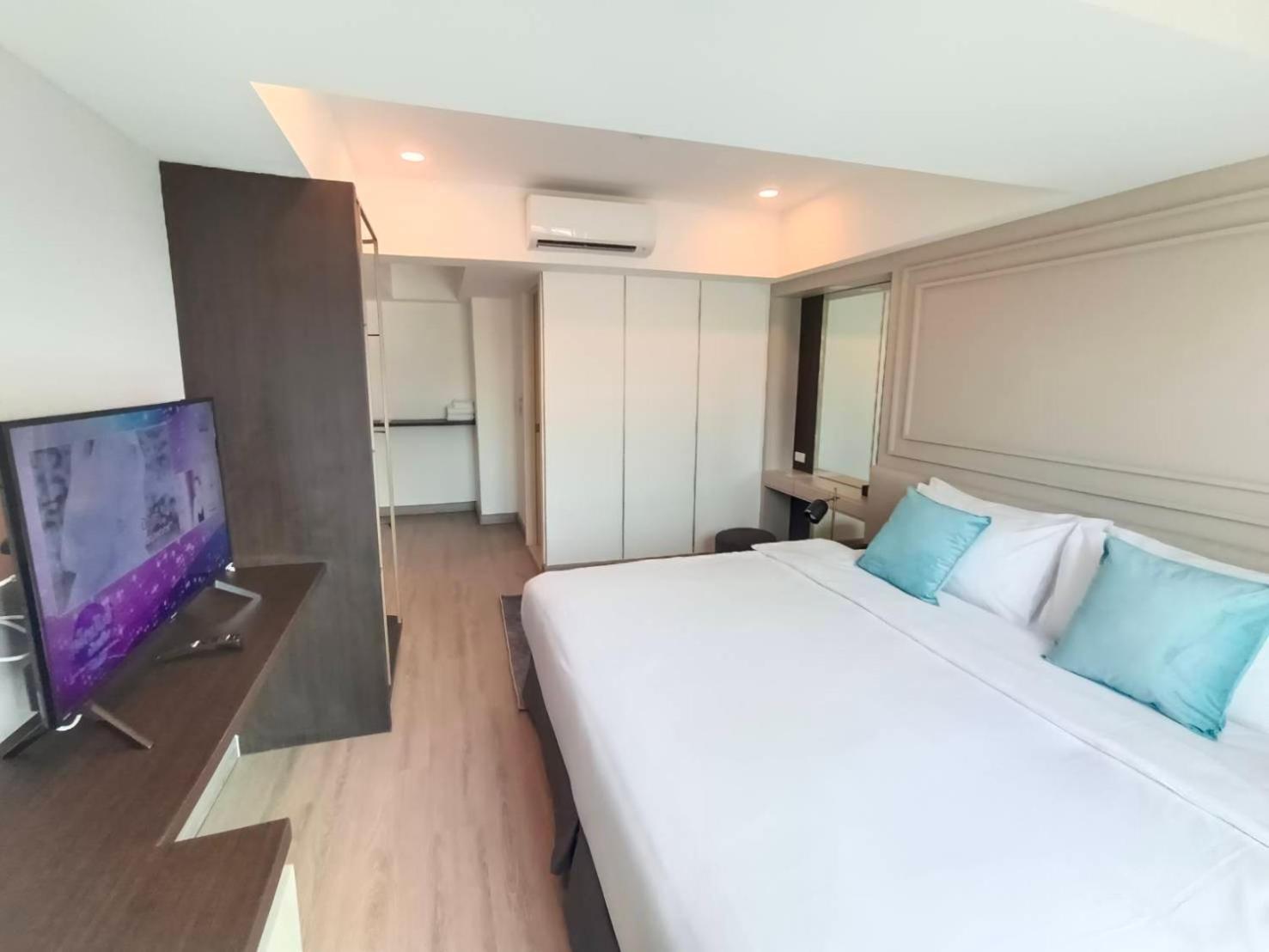 Superior, King Bed