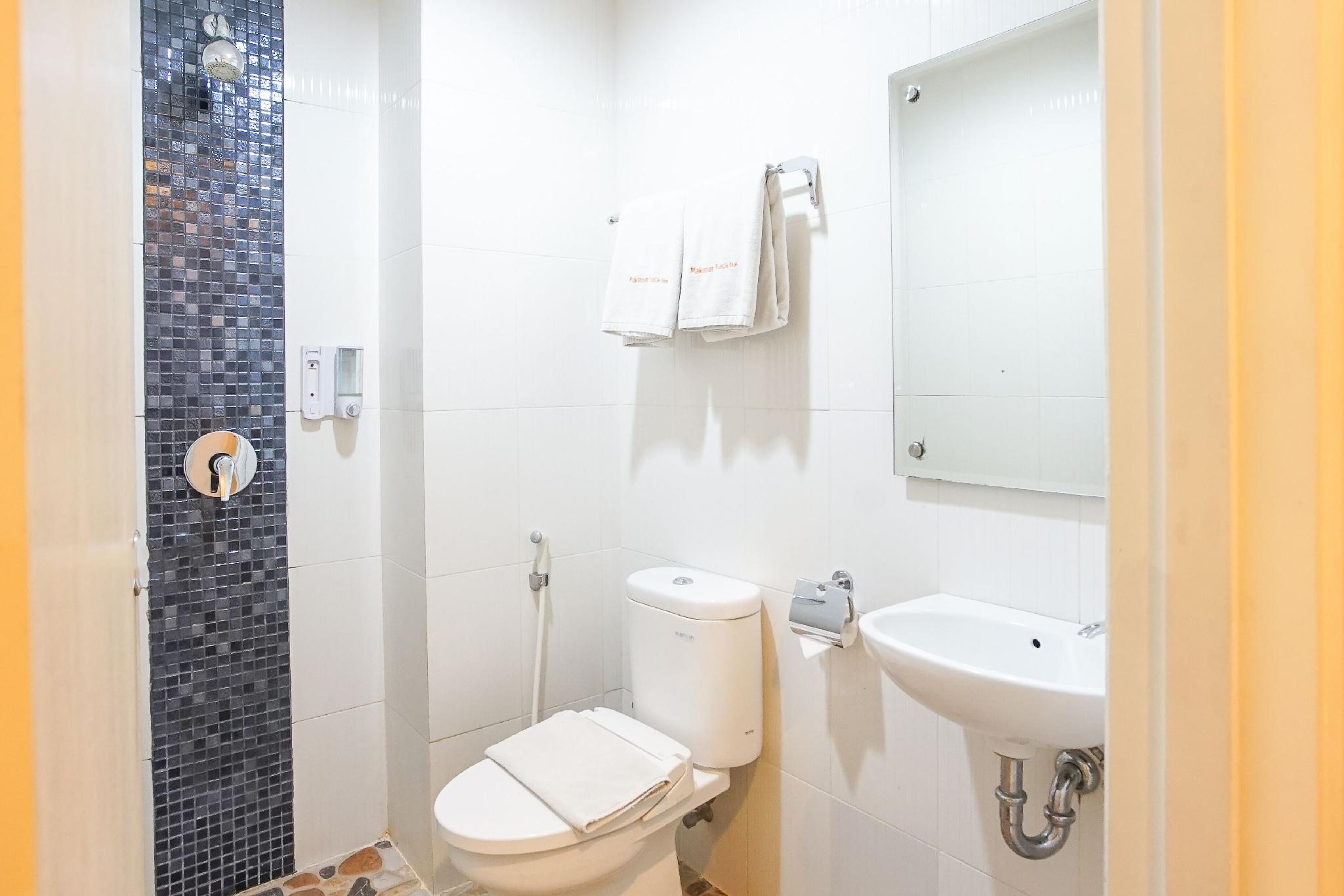 Makassar Beach Inn 39/43