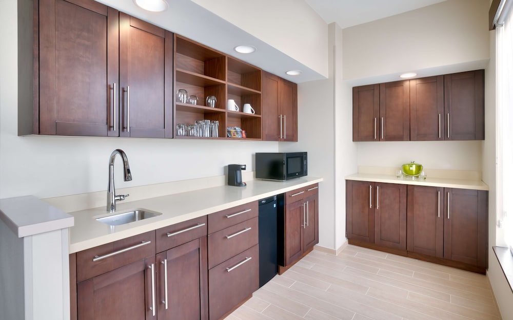 Hyatt Place Anchorage-Midtown 39/39
