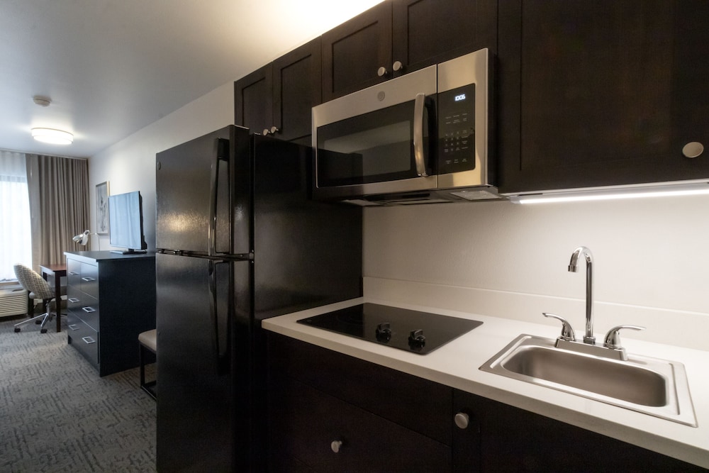 Oxford Suites Portland - Jantzen Beach 5/53