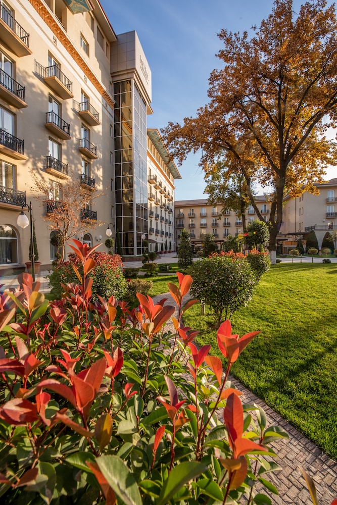 Lotte City Hotel Tashkent Palace 57/64