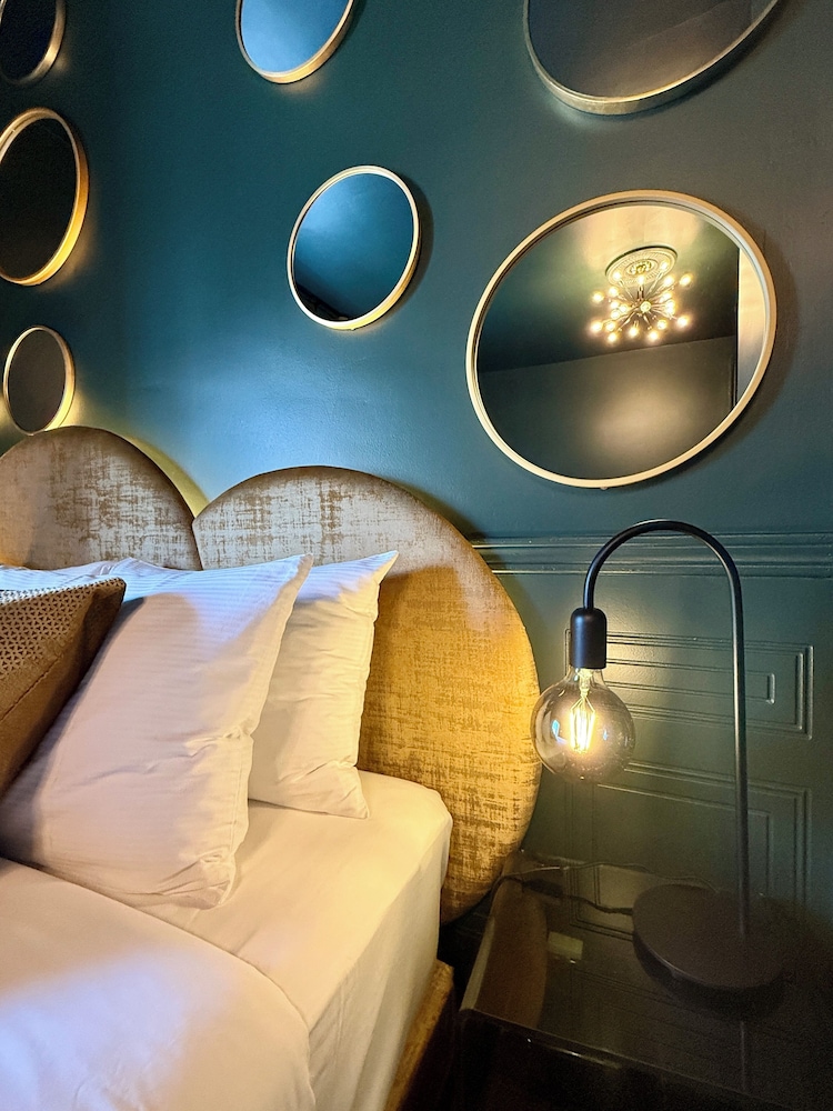 Hotel Nomad Vieux Quebec 12/23
