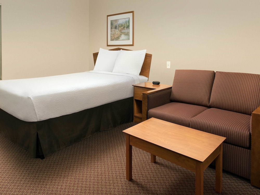 WoodSpring Suites Kansas City Lenexa 11/26