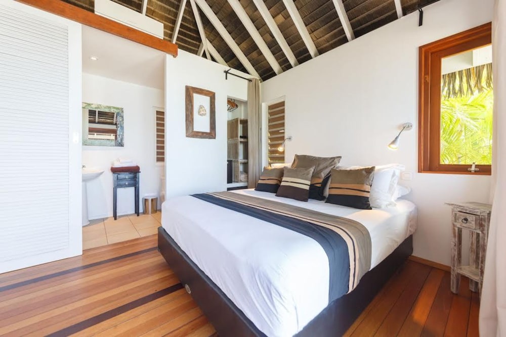 Moorea Beach Lodge 11/65