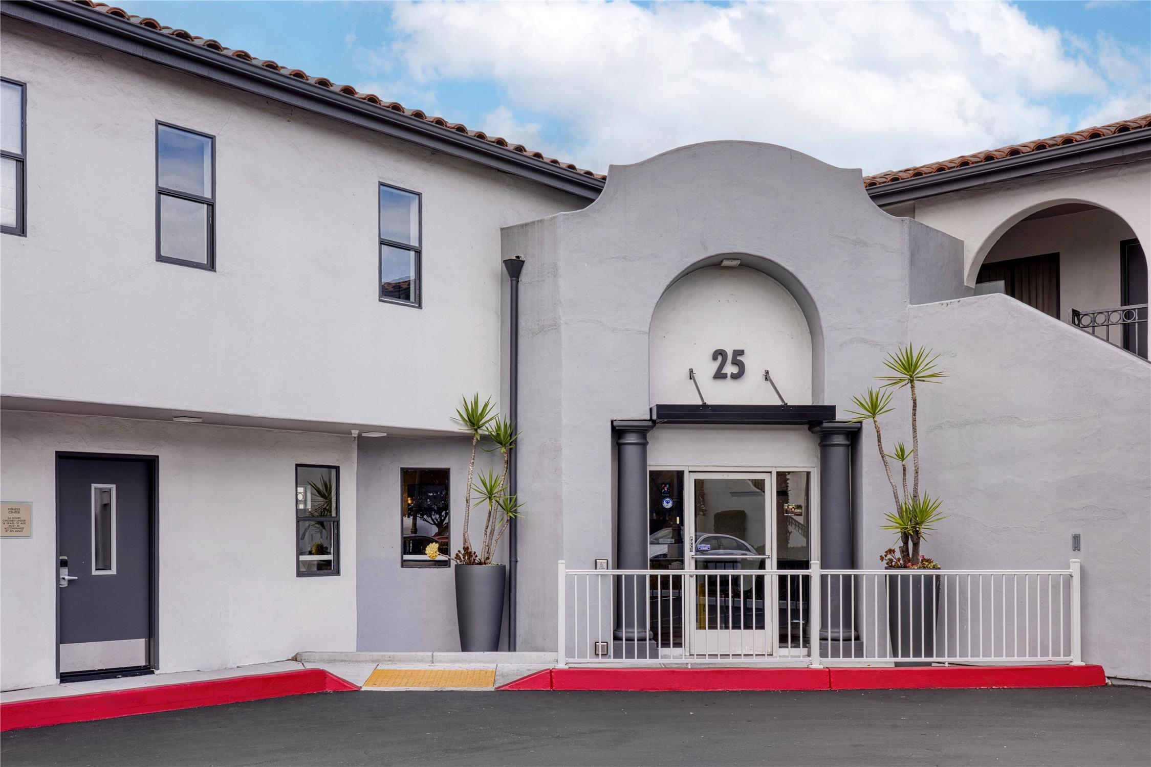 Best Western Plus Executive Suites 3/19