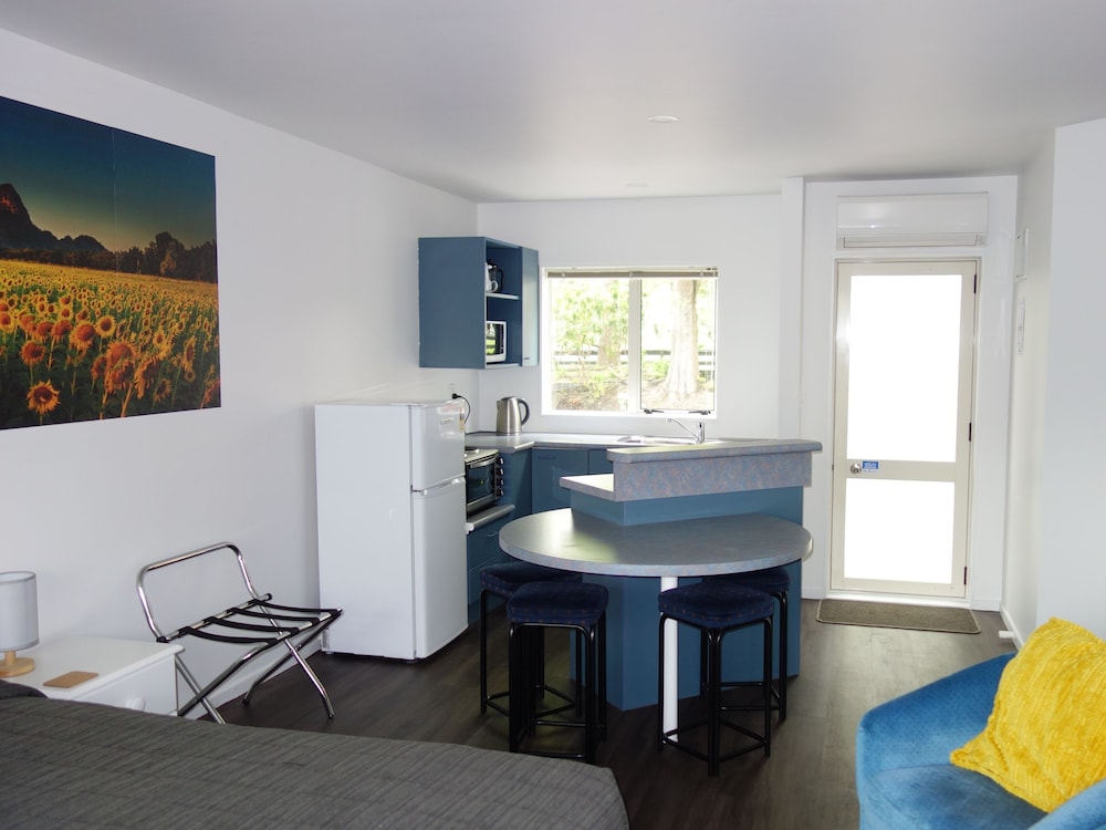 Chardonnay Motor Lodge 35/40