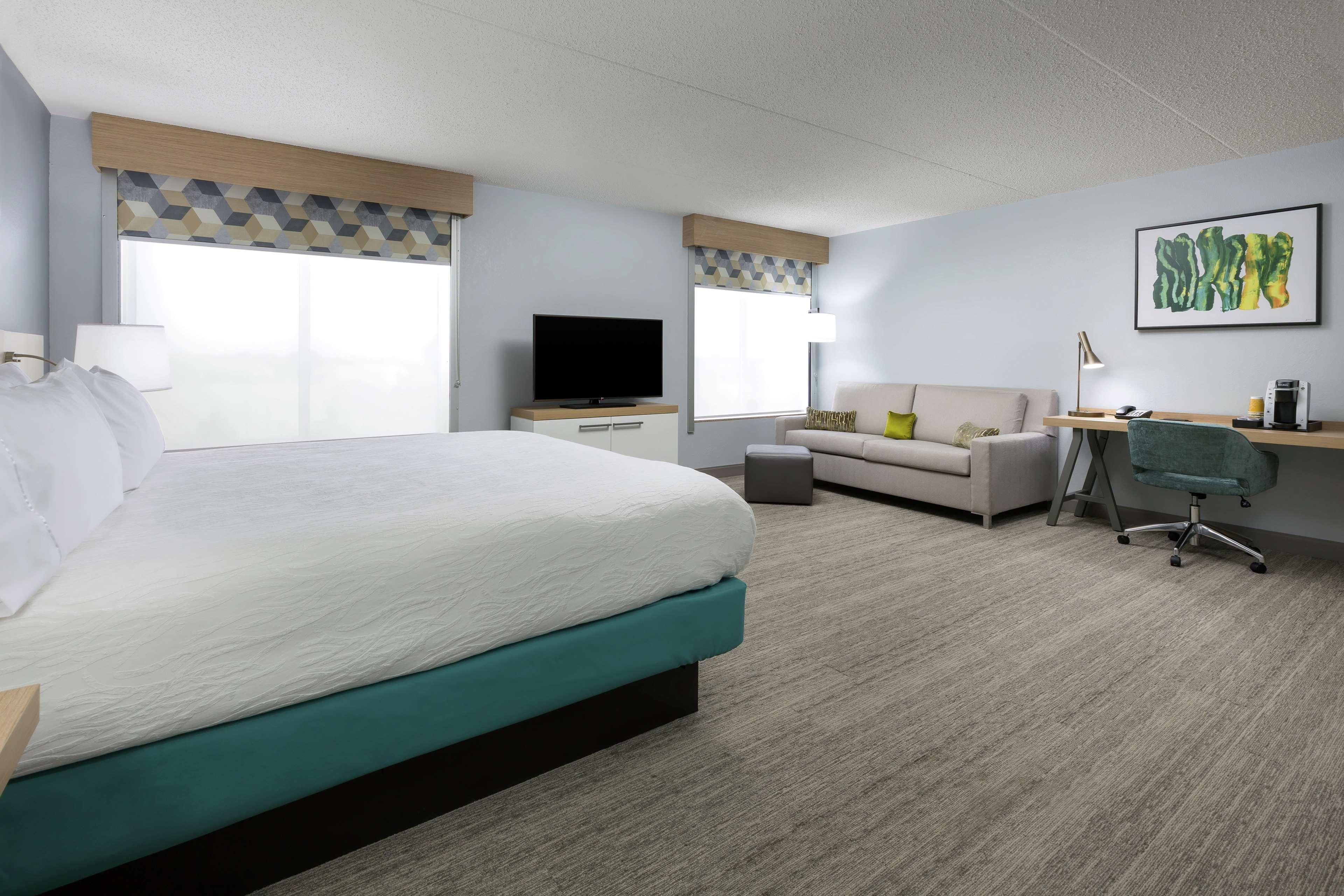 DELUXE, KING BED, SOFA