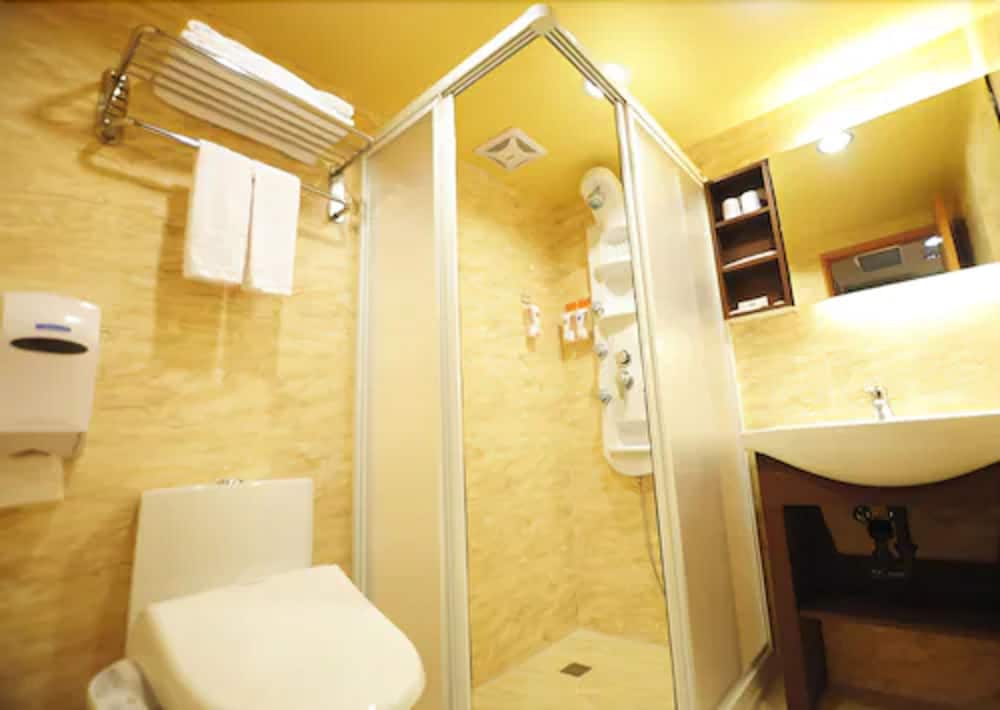KINDNESS HOTEL - TAINAN CHIHKAN TOWER 61/63