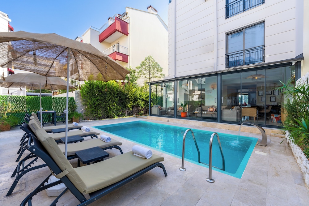 Echinus Hotels 44/48