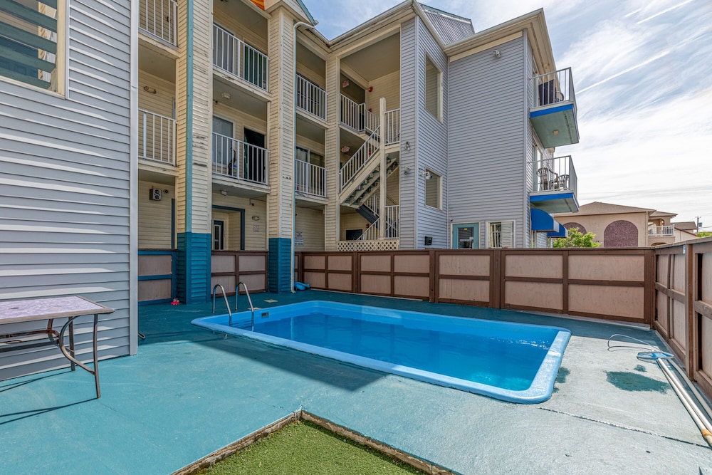 Hotel Charlee Villas By The Beach 59/62