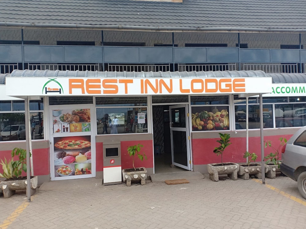 Rest-Inn Lodge photo1