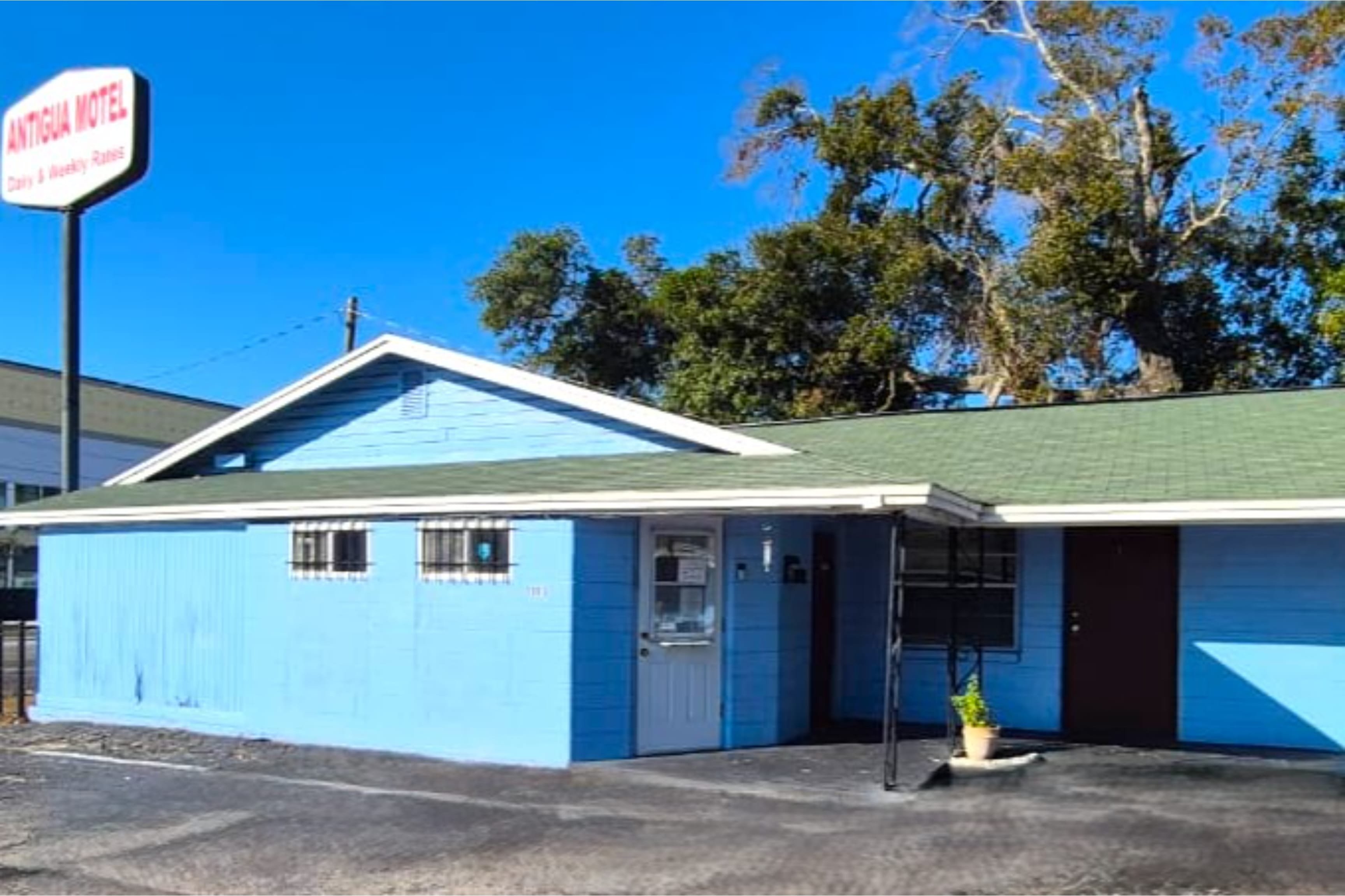 Antigua Motel by OYO Tampa US - 41 20/22