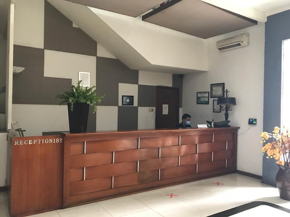 N Hotel 14/44