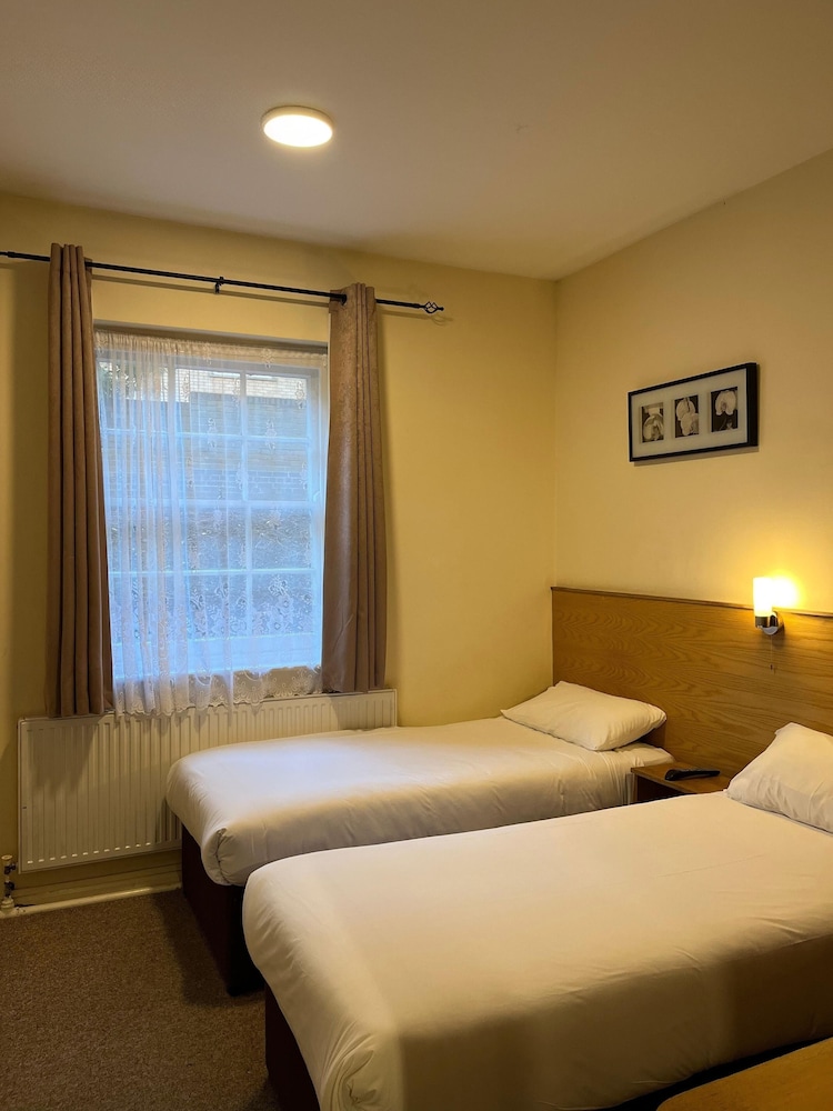Arriva Hotel 12/50