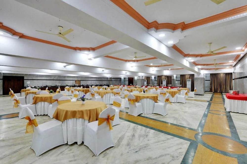 Manpho Bell Hotel & Convention Center 35/50