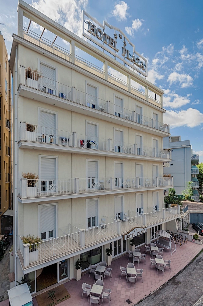 HOTEL PLAZA 4/53