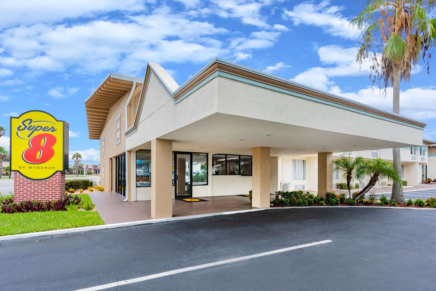 Super 8 By Wyndham Melbourne 40/43