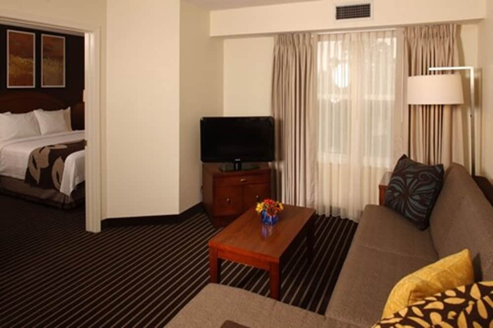 Residence Inn Long Island Holtsville 18/26