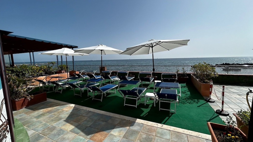 swimming pool spa