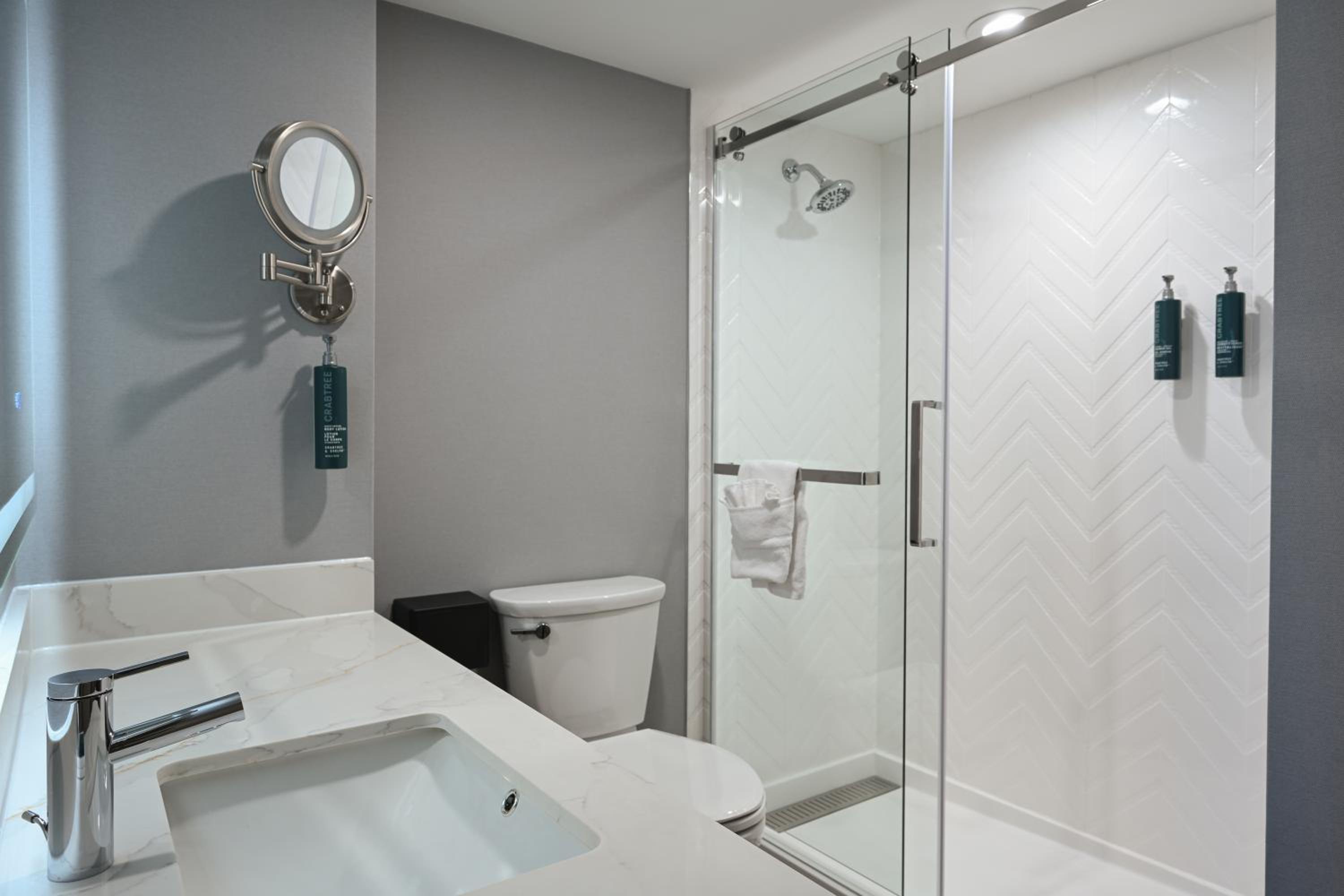 1 BEDROOM, EXECUTIVE, SUITE, KING BED, BALCONY