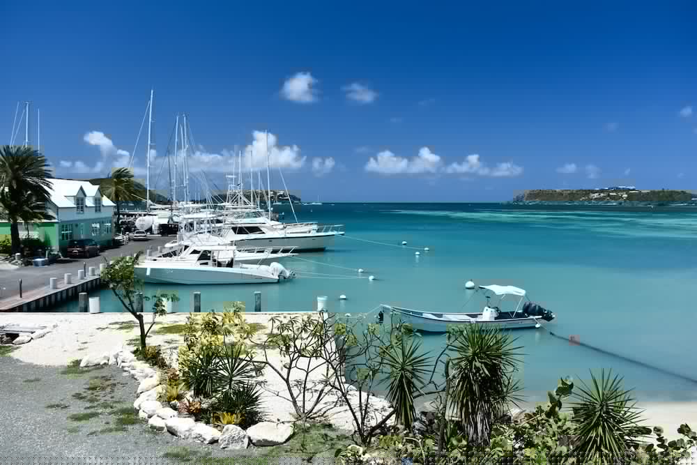 Catamaran Hotel Marina 7/61
