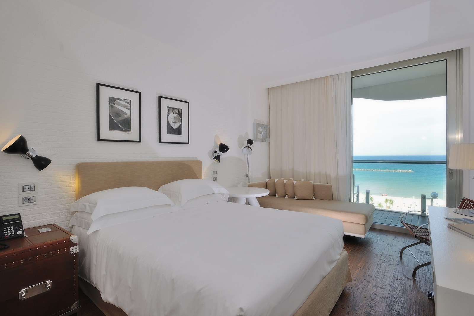 Deluxe, Single, Double Bed
