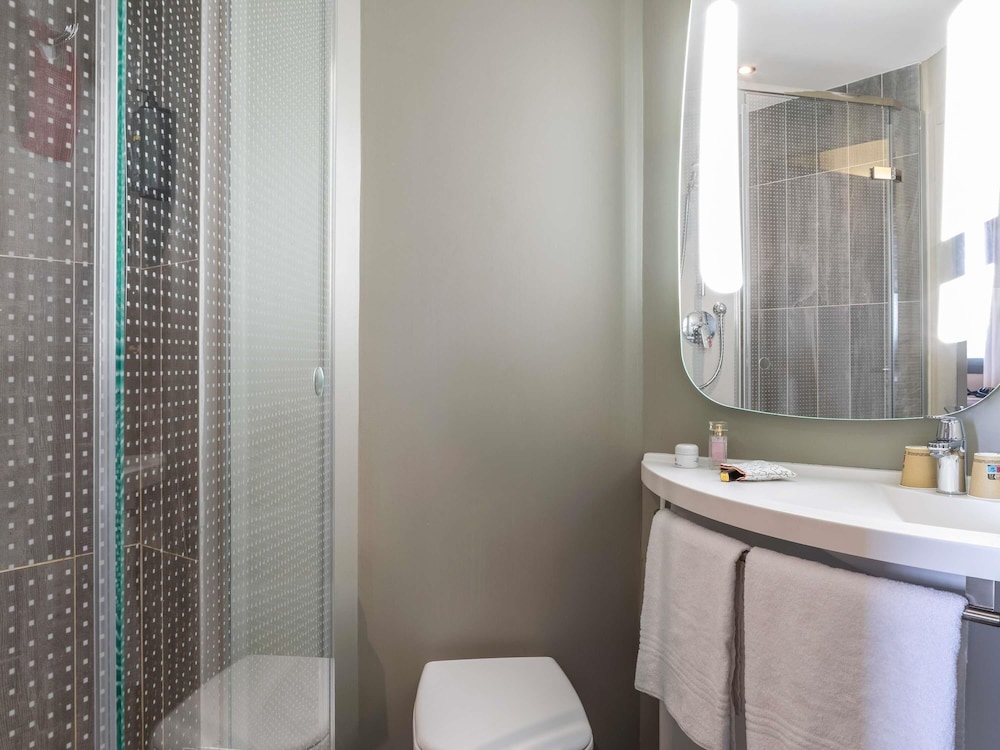 ibis Gonesse 56/57