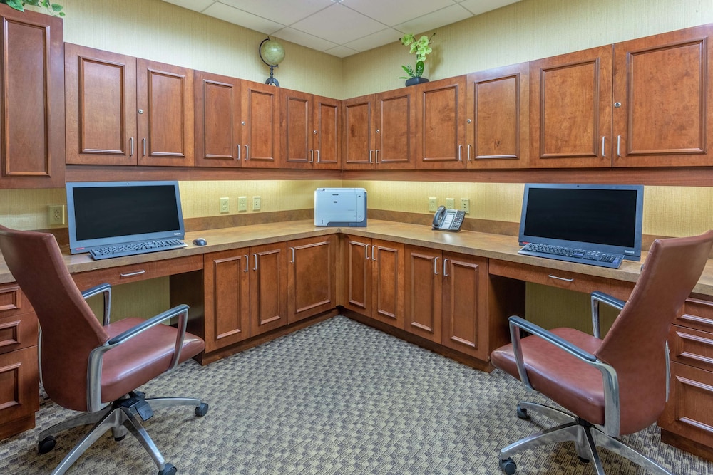 Hampton Inn Baltimore Owings Mills 33/36