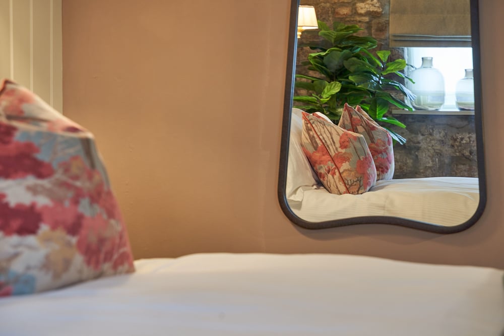 The Cotswold Gateway Hotel 17/25