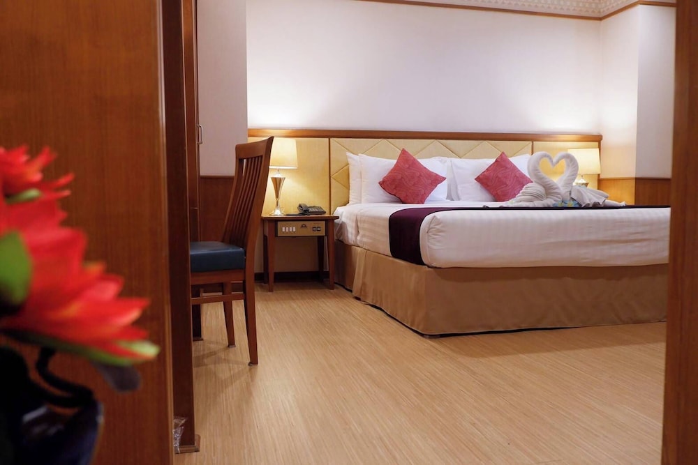 Diamond Plaza Hotel Suratthani 17/50