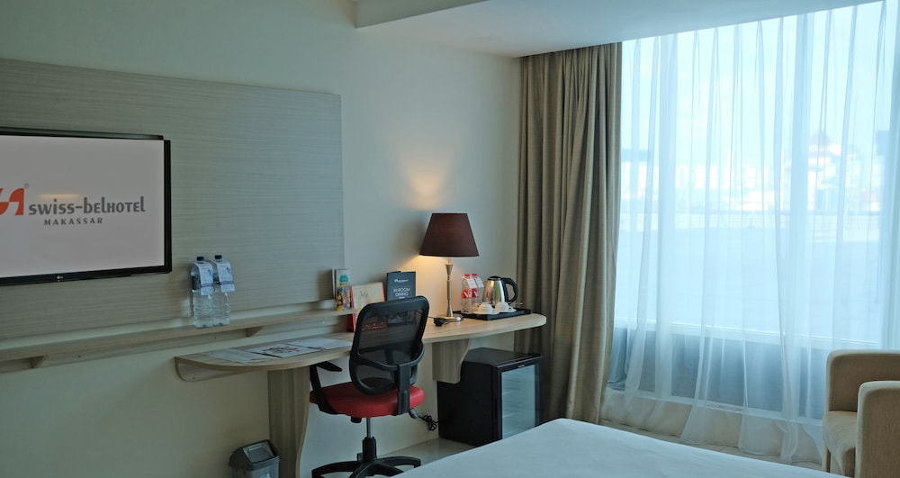 Swiss-Belhotel Waterfront Makassar 42/50