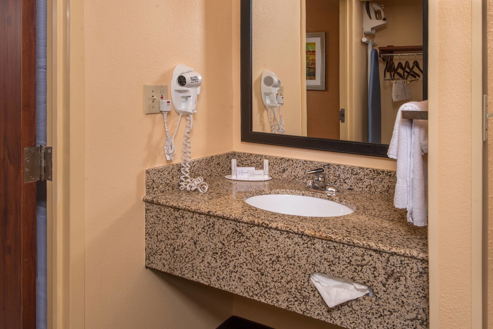 Fairfield Inn & Suites Dulles Airport Chantilly 7/31