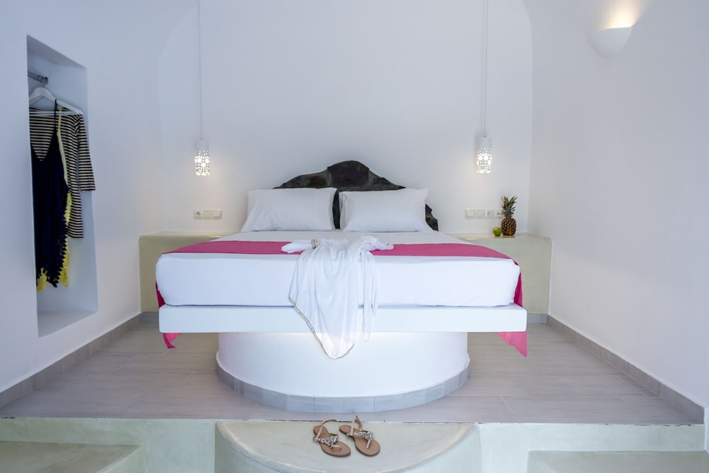 SUNSET, JUNIOR SUITE, KING BED