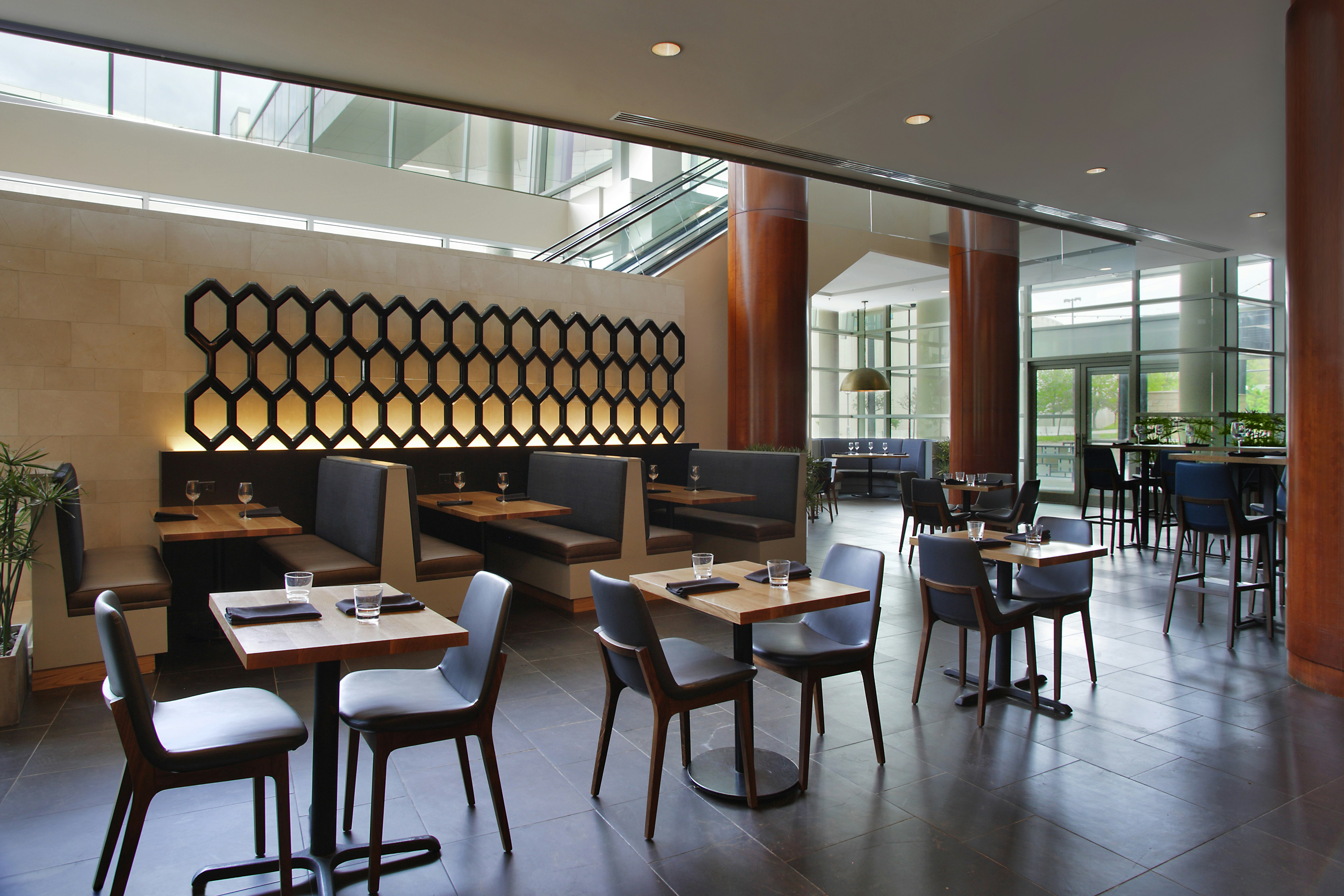 HILTON OMAHA 46/64