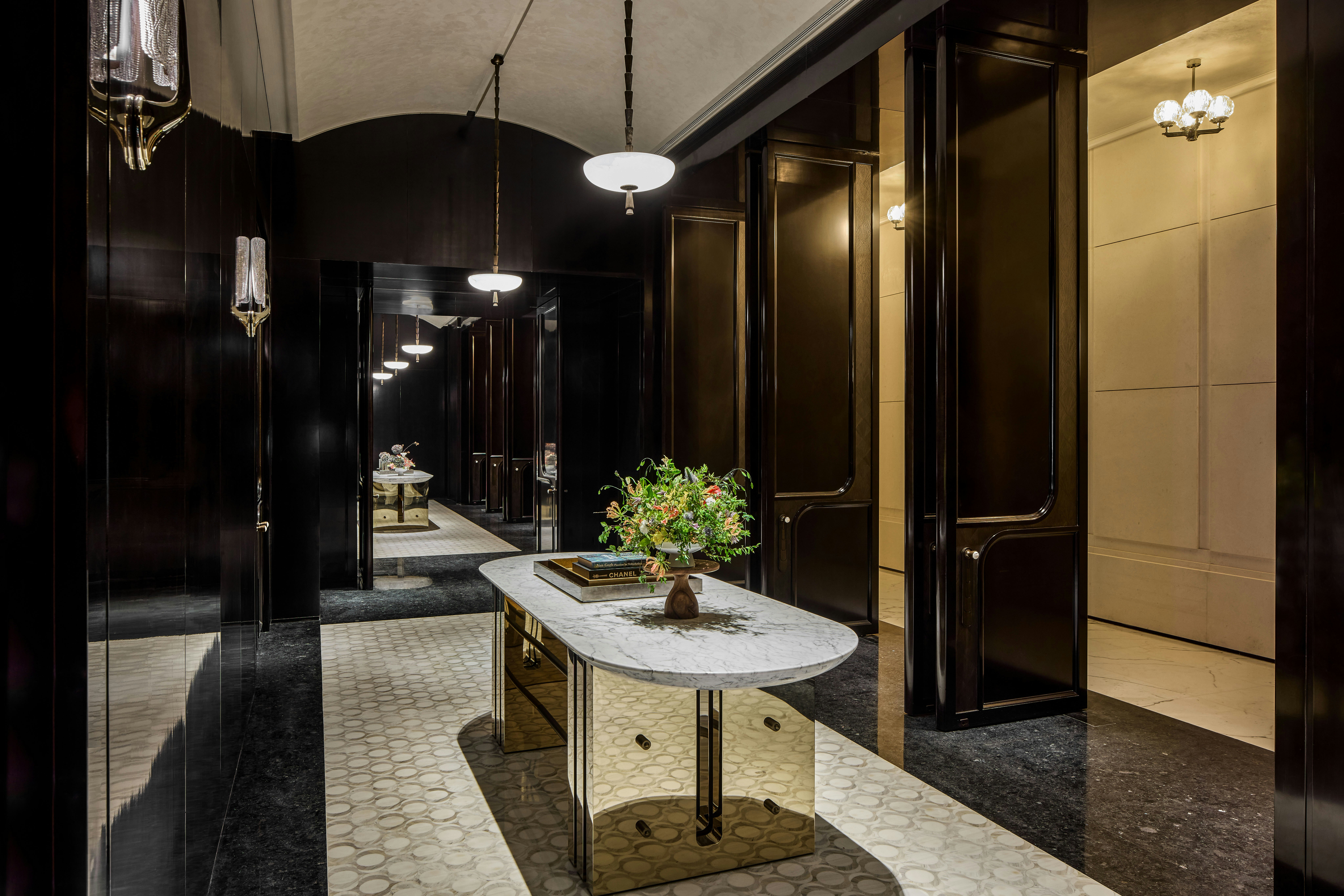 Waldorf Astoria Shanghai Qiantan 45/46