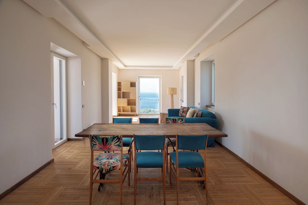 Relais Regina Giovanna 47/77