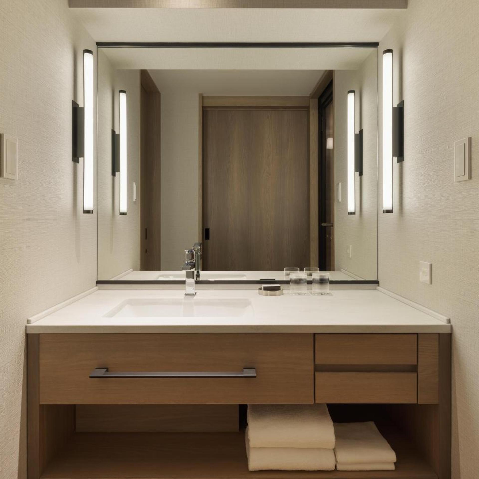 Guest Room, Premium, Deluxe, Suite, King Bed، Sheraton Miyako Hotel Tokyo 5/8