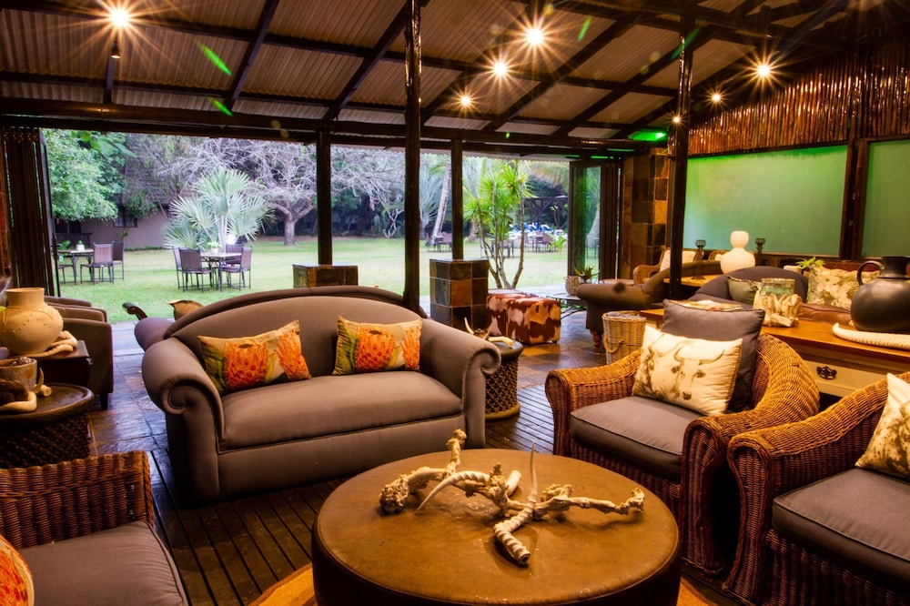 Emdoneni Lodge with Animal Care and Rehab Centre 42/66