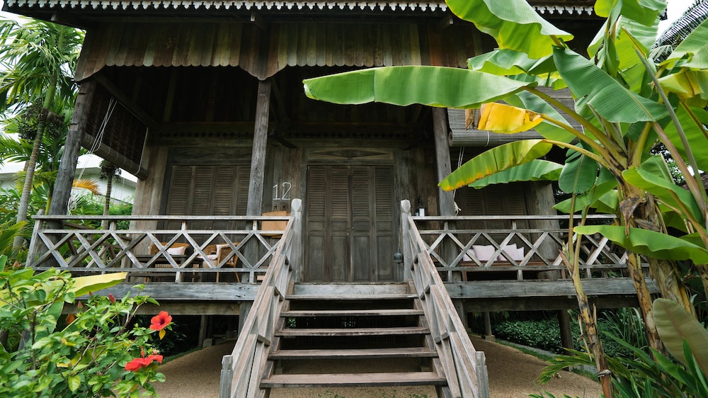 Sala Lodges 6/50
