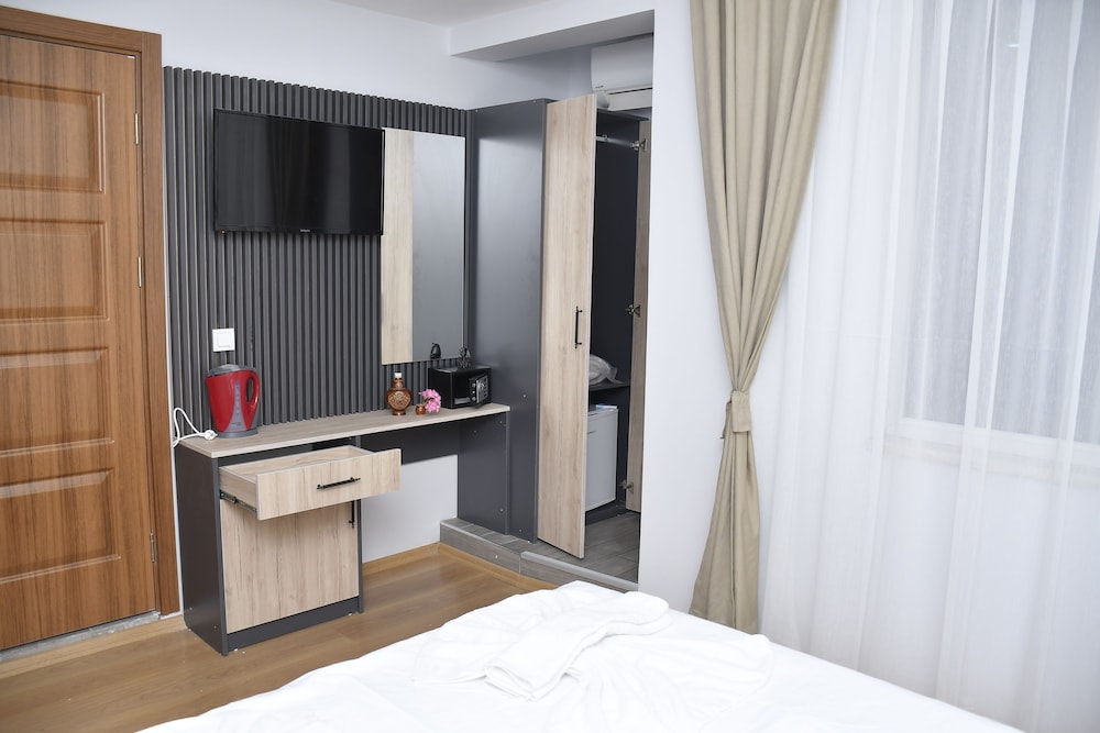 Hotel Arinna 11/25