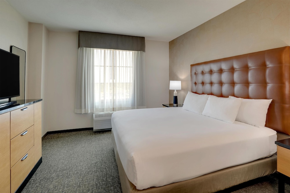 2 ROOMS, SUITE, KING BED, SOFA, BATHTUB, ACCESSIBLE