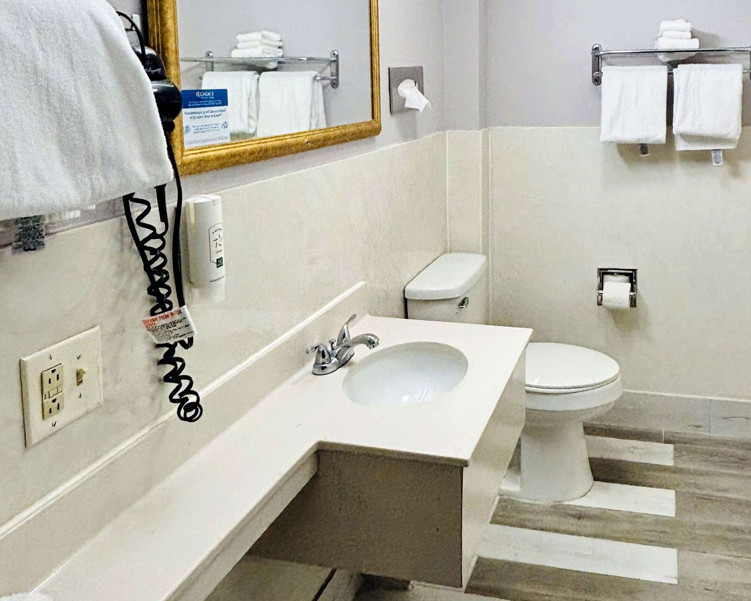 غرفة بسريرين كوين، Quality Inn Raynham - Taunton 6/9